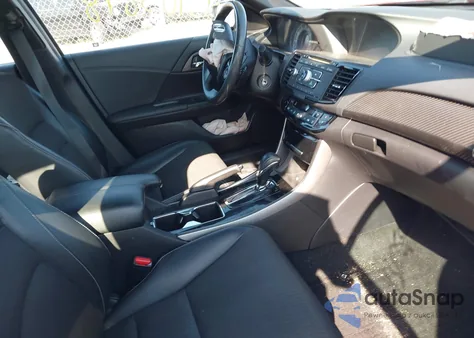 2017 Honda Accord Sport z USA, uszkodzony, nr VIN 1HGCR2F58HA272823